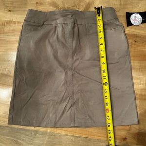 Slimsation Golf Skort - New with Tags - Size 6